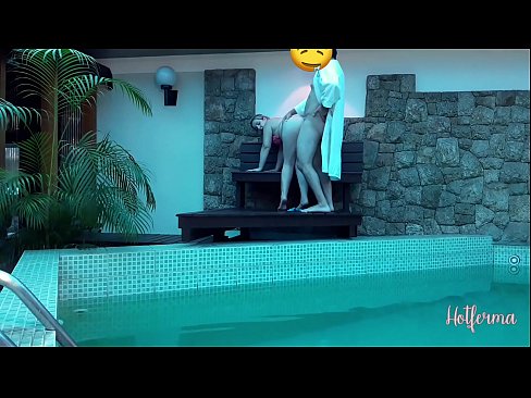 ❤️ 老板邀请女佣去泳池，却忍不住要来个热辣的 ❌ Just porn